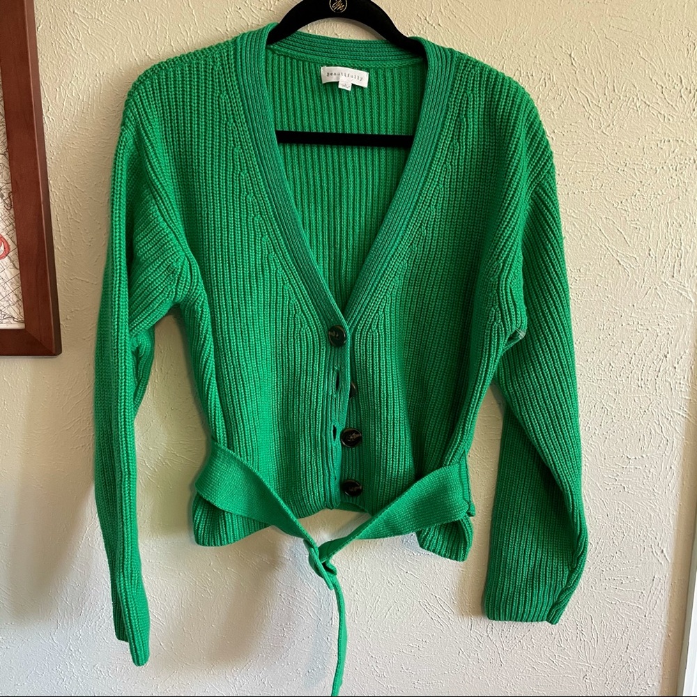 Cuuuute 💚 Cropped cardigan with belt